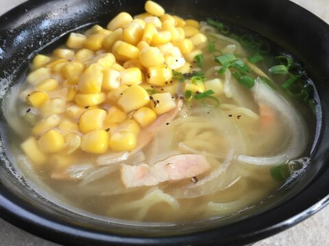 玉ねぎとベーコンの塩ラーメン♪